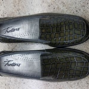Womens Trotter's size 6.5 Brand new, no box.
